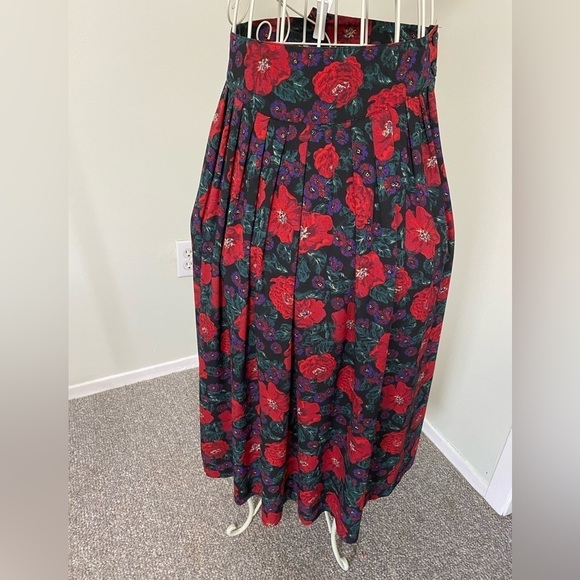 St. Michael at Marks & Spencer Vintage Floral Blazer and Skirt Set - Picture 11 of 16